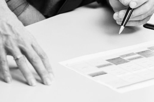 蓄電池的內(nèi)阻，值越大越好，還是越小越好？